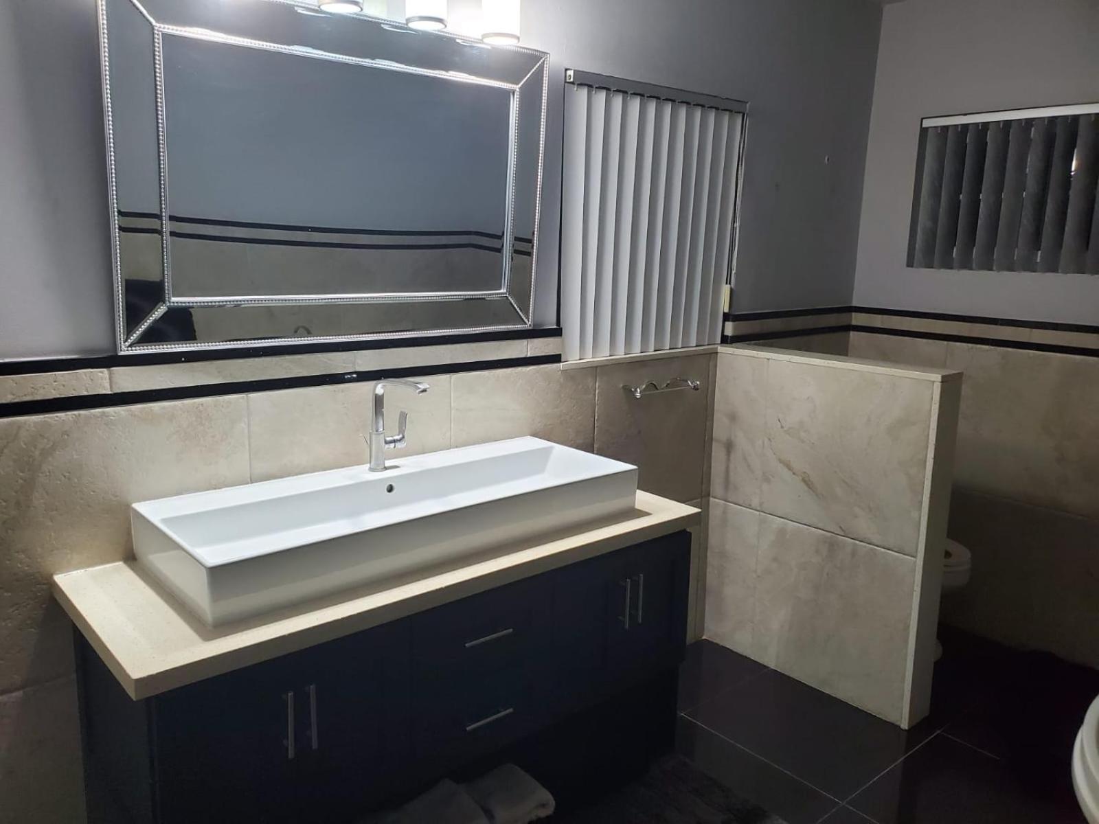 The Palms- Caribbean Estates -10 Minutes From The Beach- Gated Community Portmore Dış mekan fotoğraf